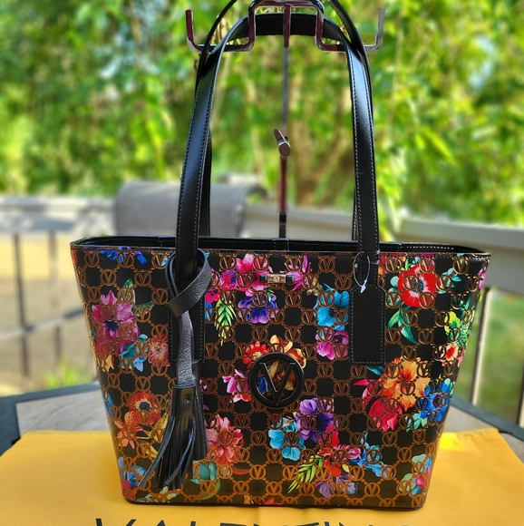 Mario Valentino Handbags - 🆕️🥀VALENTINO🥀 Prince Flower Leather Shoulder Bag👜